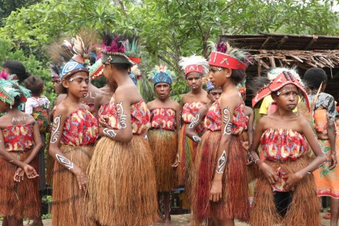 Tarian Adat